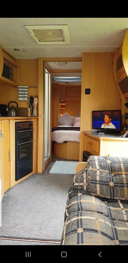 קורשם Self Contained Holiday Home Caravan מראה חיצוני תמונה