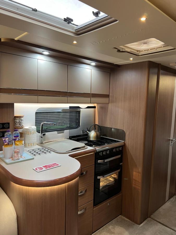 קורשם Self Contained Holiday Home Caravan מראה חיצוני תמונה
